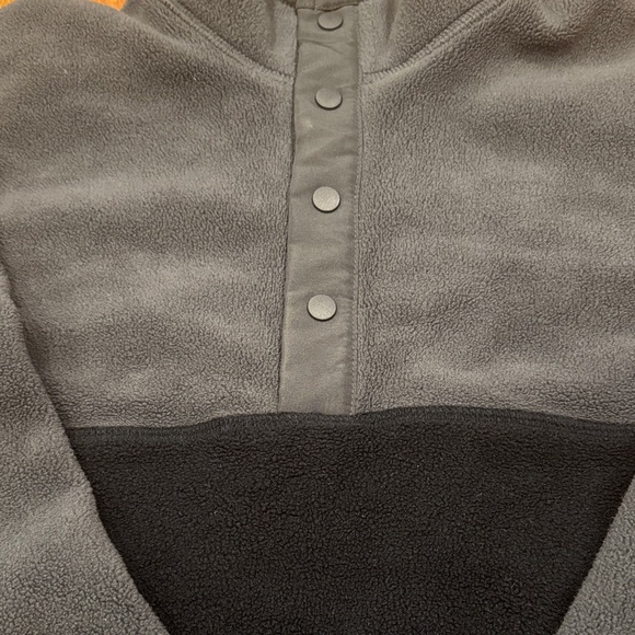 Sweater - Picture 2 of 4